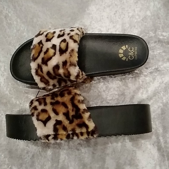 Fashion Slippers - Picture 2 of 2